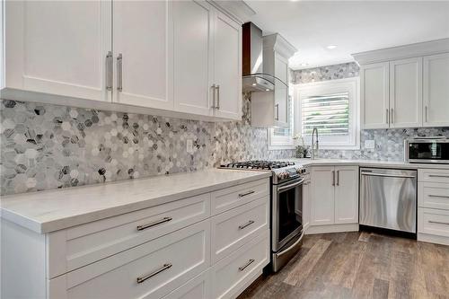 7 Cavalry Court, Hamilton, ON - Indoor Photo Showing Kitchen With Upgraded Kitchen