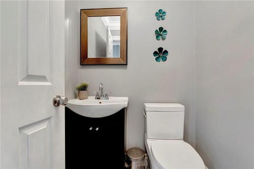 7 Cavalry Court, Hamilton, ON - Indoor Photo Showing Bathroom