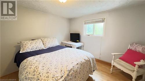 14 Victoria Street, Inverhuron, ON - Indoor Photo Showing Bedroom