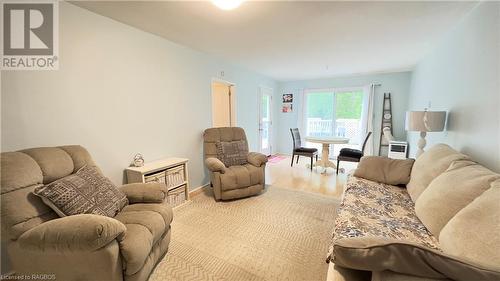 14 Victoria Street, Inverhuron, ON - Indoor Photo Showing Living Room