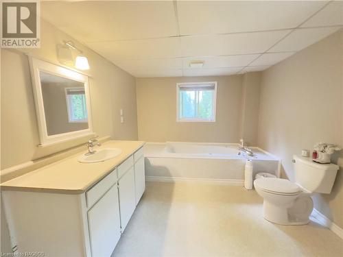 14 Victoria Street, Inverhuron, ON - Indoor Photo Showing Bathroom