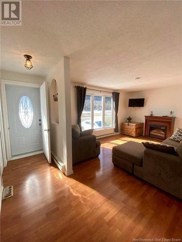 345 Dover Street, Campbellton, NB - Indoor Photo Showing Living Room