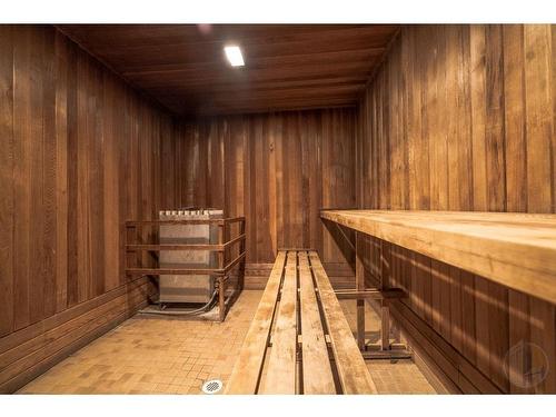 Sauna - 910-4555 Av. Bonavista, Montréal (Côte-Des-Neiges/Notre-Dame-De-Grâce), QC - Indoor Photo Showing Other Room