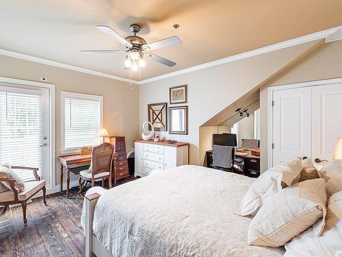 Chambre Ã Â coucher - 307-501 Rue Main, Ayer'S Cliff, QC - Indoor Photo Showing Bedroom