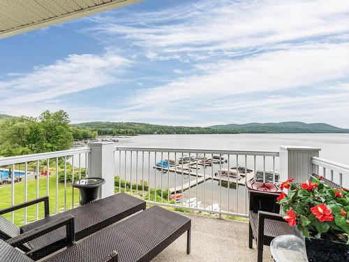 Terrasse - 307-501 Rue Main, Ayer'S Cliff, QC - Outdoor With Body Of Water With View