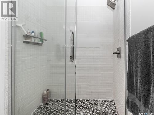 215 13Th Avenue E, Watrous, SK - Indoor Photo Showing Bathroom