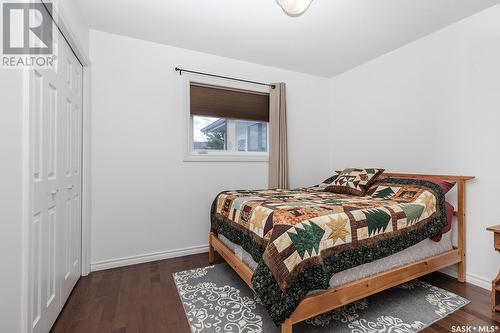 215 13Th Avenue E, Watrous, SK - Indoor Photo Showing Bedroom