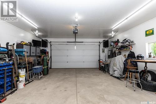 215 13Th Avenue E, Watrous, SK - Indoor Photo Showing Garage