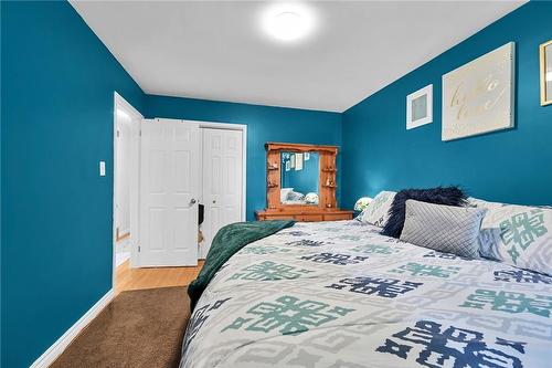 28 Forest Hill Crescent, Hamilton, ON - Indoor Photo Showing Bedroom