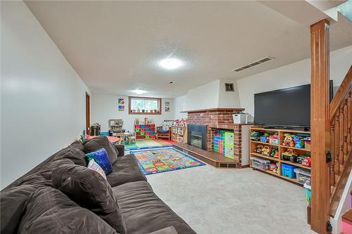 28 Forest Hill Crescent, Hamilton, ON - Indoor Photo Showing Other Room