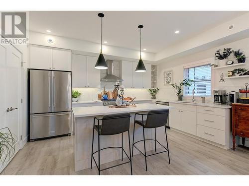 857 Morrison Avenue Unit# 4, Kelowna, BC - Indoor Photo Showing Kitchen With Upgraded Kitchen