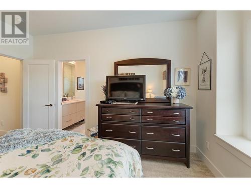 857 Morrison Avenue Unit# 4, Kelowna, BC - Indoor Photo Showing Bedroom