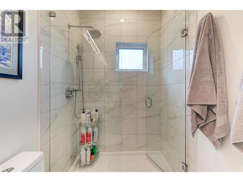 857 Morrison Avenue Unit# 4, Kelowna, BC - Indoor Photo Showing Bathroom