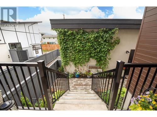 857 Morrison Avenue Unit# 4, Kelowna, BC - Outdoor With Exterior