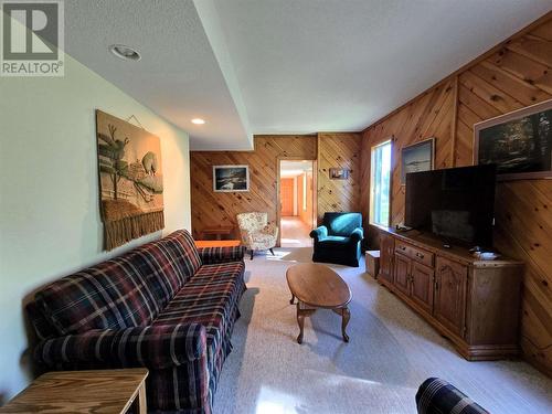 35 Pine Ridge Rd, Huron Shores, ON - Indoor Photo Showing Living Room