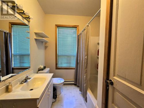 35 Pine Ridge Rd, Huron Shores, ON - Indoor Photo Showing Bathroom