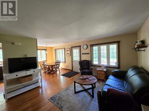 35 Pine Ridge Rd, Huron Shores, ON - Indoor Photo Showing Living Room