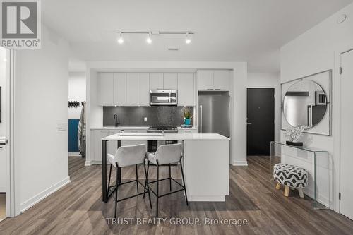 1102 - 1808 St. Clair Avenue W, Toronto (Junction Area), ON - Indoor Photo Showing Kitchen