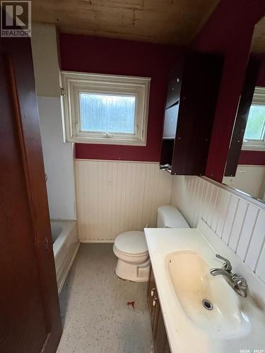 149 11Th Street E, Prince Albert, SK - Indoor Photo Showing Bathroom
