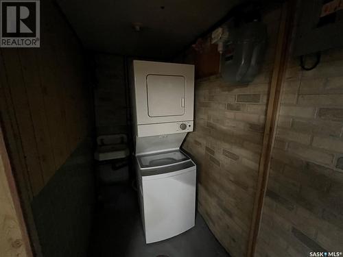 149 11Th Street E, Prince Albert, SK - Indoor Photo Showing Laundry Room