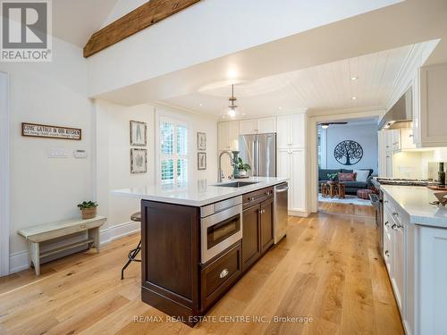 22 Mary Street, Milton (Old Milton), ON - Indoor Photo Showing Kitchen With Upgraded Kitchen