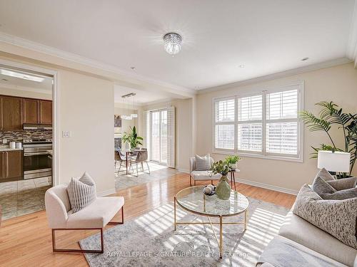 106 Naperton Dr E, Brampton, ON - Indoor Photo Showing Living Room