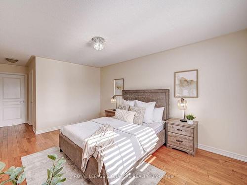 106 Naperton Dr E, Brampton, ON - Indoor Photo Showing Bedroom