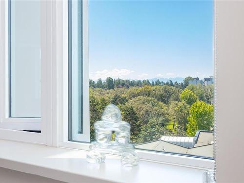 1105-777 Belleville St, Victoria, BC -  With View