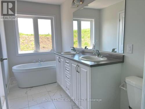 123 Pike Street, Smith-Ennismore-Lakefield, ON - Indoor Photo Showing Bathroom