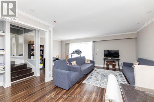 20 - 366 Driftwood Avenue, Toronto, ON - Indoor Photo Showing Living Room