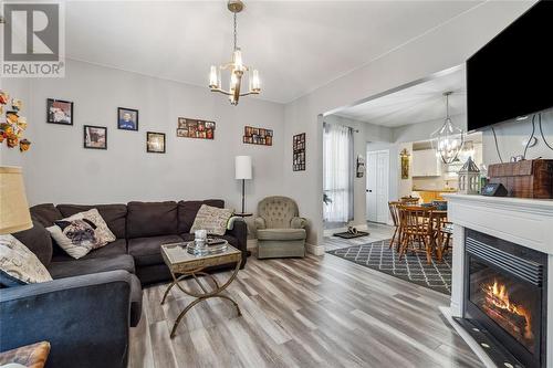 358 Davis Street, Sarnia, ON - Indoor Photo Showing Living Room With Fireplace