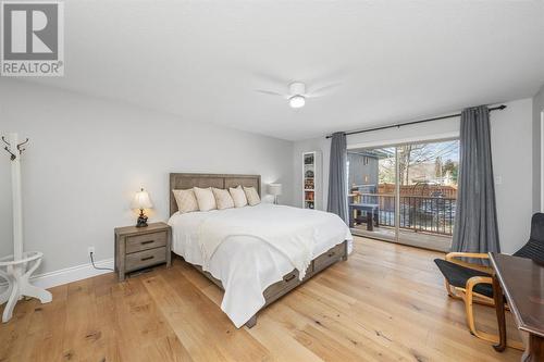 3075 Lake View Avenue, Plympton-Wyoming, ON - Indoor Photo Showing Bedroom