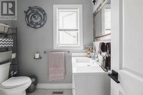 529 Roosevelt Drive, Sarnia, ON - Indoor Photo Showing Bathroom