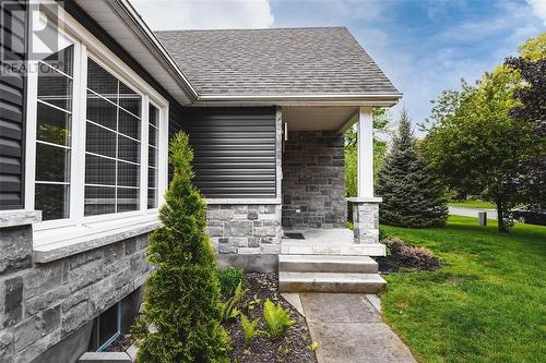 529 Roosevelt Drive, Sarnia, ON - Outdoor