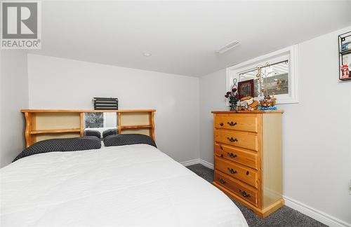 529 Roosevelt Drive, Sarnia, ON - Indoor Photo Showing Bedroom