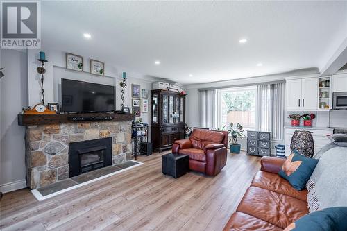 529 Roosevelt Drive, Sarnia, ON - Indoor Photo Showing Living Room With Fireplace