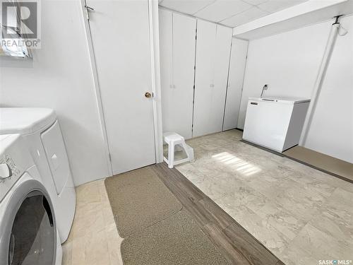 348 Powell Crescent, Swift Current, SK - Indoor Photo Showing Laundry Room