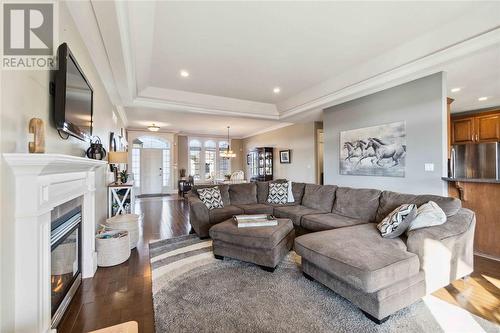 6850 Creekside Drive, Plympton-Wyoming, ON - Indoor Photo Showing Living Room With Fireplace