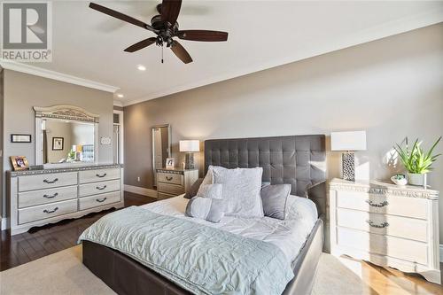 6850 Creekside Drive, Plympton-Wyoming, ON - Indoor Photo Showing Bedroom