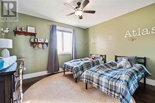 6850 Creekside Drive, Plympton-Wyoming, ON - Indoor Photo Showing Bedroom