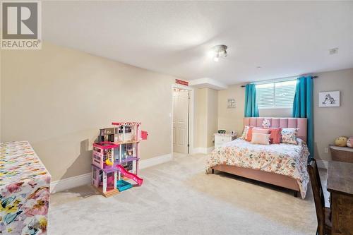 6850 Creekside Drive, Plympton-Wyoming, ON - Indoor Photo Showing Bedroom