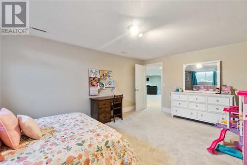 6850 Creekside Drive, Plympton-Wyoming, ON - Indoor Photo Showing Bedroom