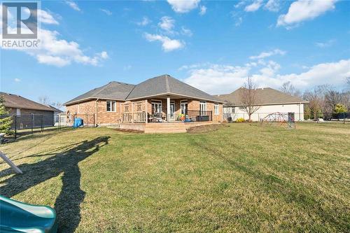 6850 Creekside Drive, Plympton-Wyoming, ON - Outdoor With Deck Patio Veranda