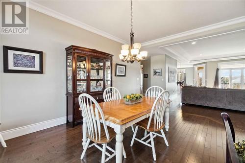 6850 Creekside Drive, Plympton-Wyoming, ON - Indoor Photo Showing Dining Room