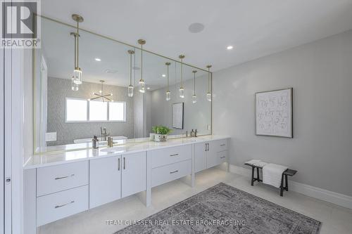 157 Windermere Road, London, ON - Indoor Photo Showing Bathroom