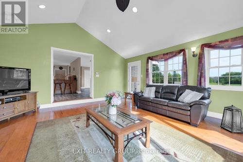 2579 Harmony Road, Tyendinaga, ON - Indoor Photo Showing Living Room