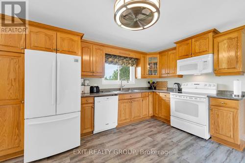 2579 Harmony Road, Tyendinaga, ON - Indoor Photo Showing Kitchen