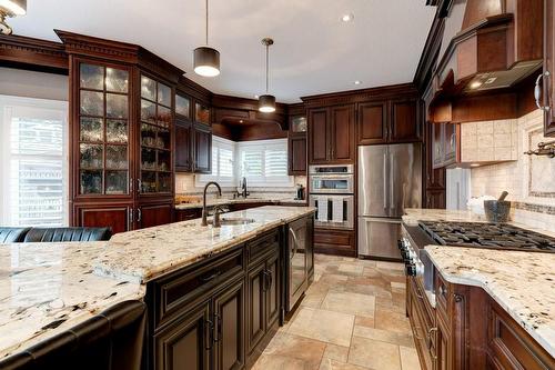 4247 Millcroft Park Drive, Burlington, ON - Indoor Photo Showing Kitchen With Upgraded Kitchen