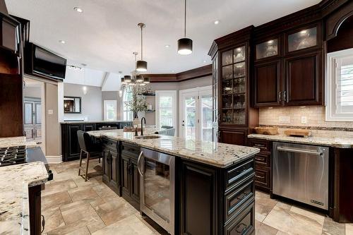 4247 Millcroft Park Drive, Burlington, ON - Indoor Photo Showing Kitchen With Upgraded Kitchen