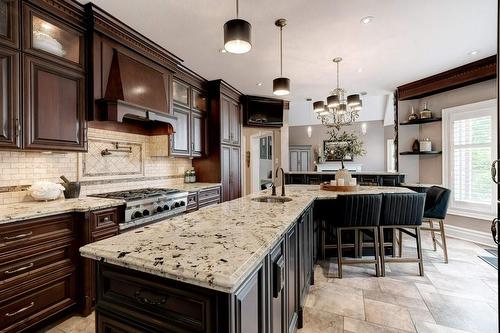 4247 Millcroft Park Drive, Burlington, ON - Indoor Photo Showing Kitchen With Upgraded Kitchen